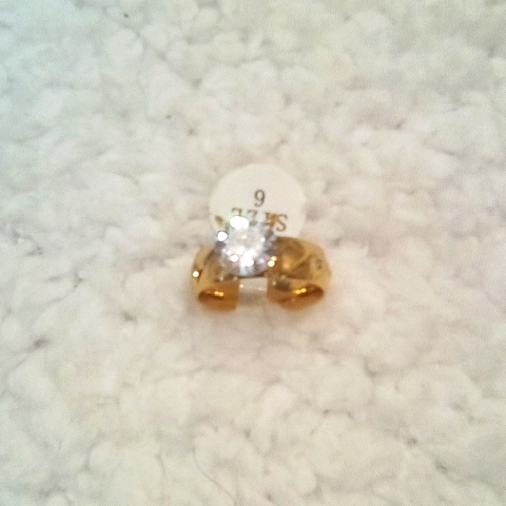 NWT Gold Plated Band Women Ring